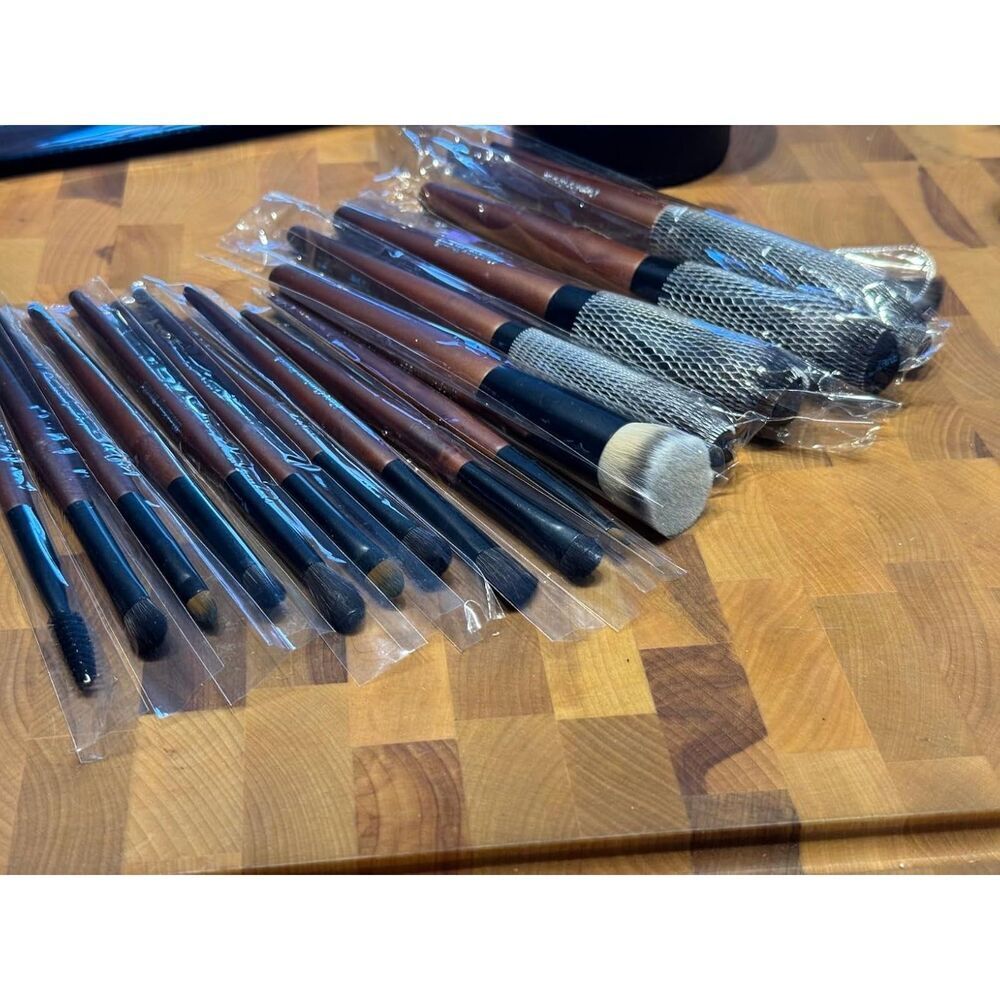 16 Pcs Professional Premium Synthetic Fiber Hair Makeup Brush Kit With Case